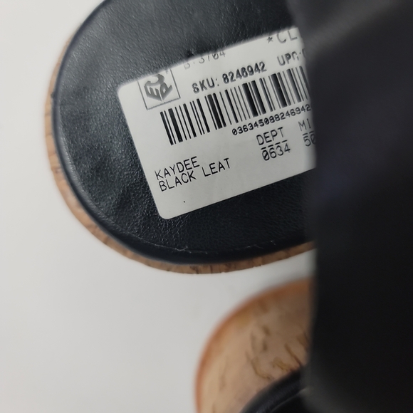 Steve Madden Kaydee Sandals - Picture 10 of 11